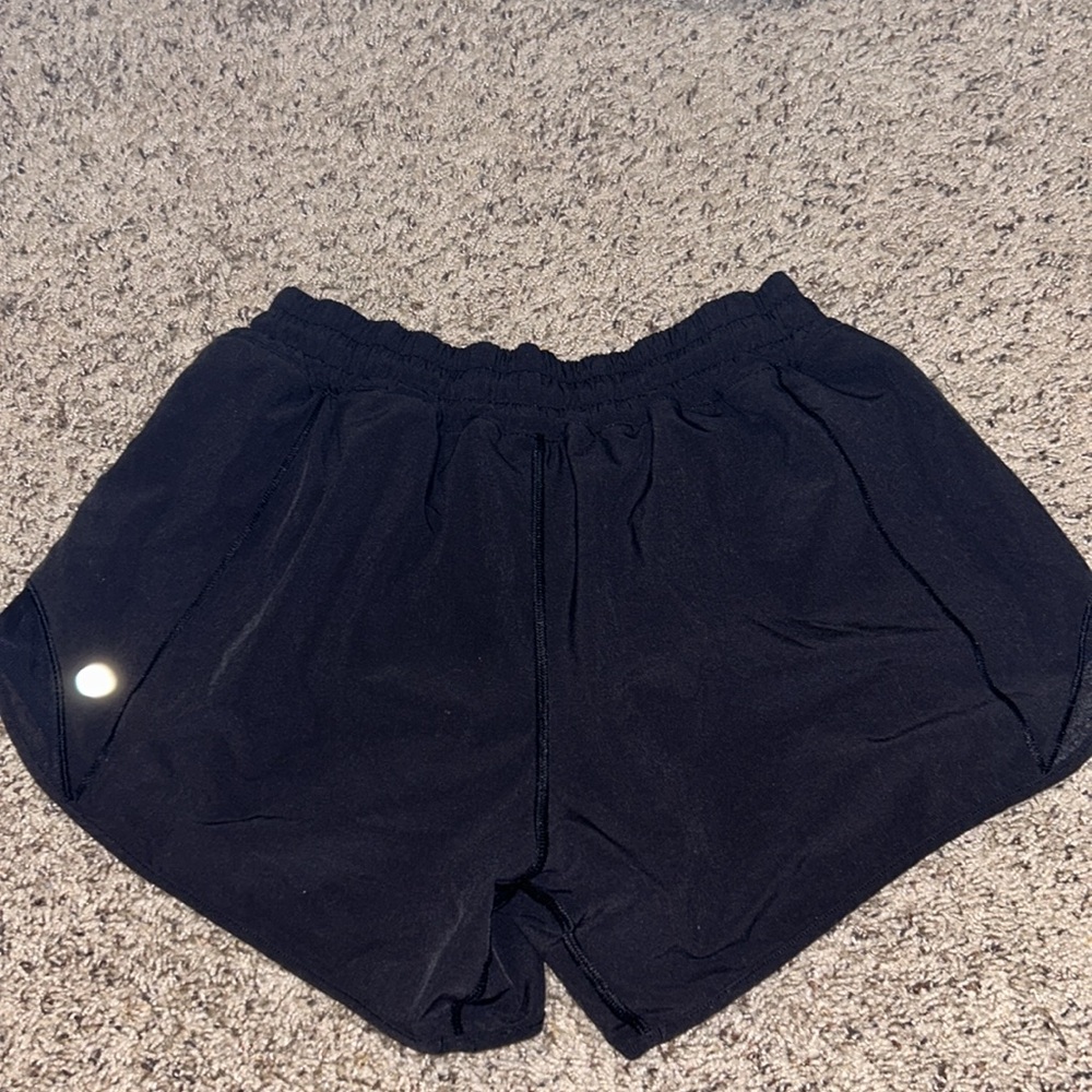 Lululemon black 2.5” hotty hot shorts - Picture 3 of 4
